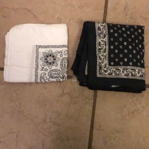 Bundle of 2 bandanas old navy